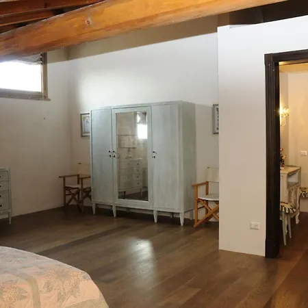 - Mantova, Private Pool, Wifi, Fitness Casa de Campo Borgoforte